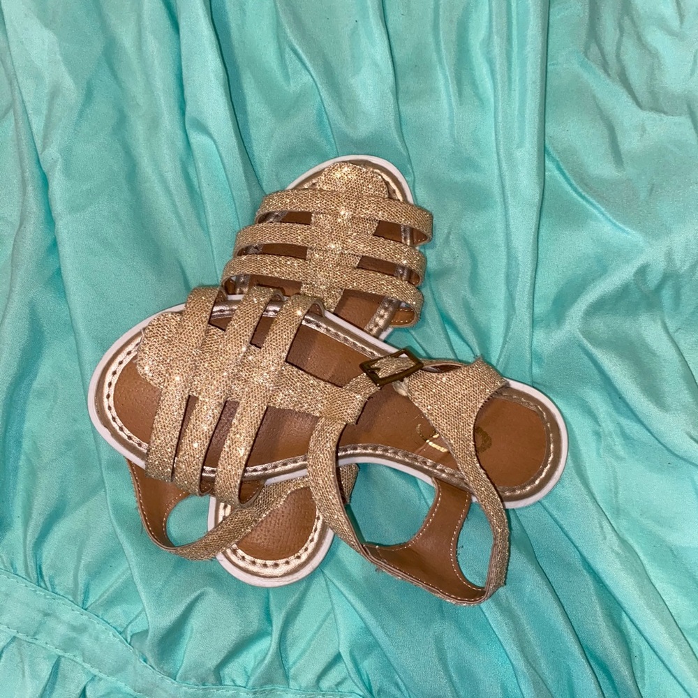 Girls Gold sandals Size 28